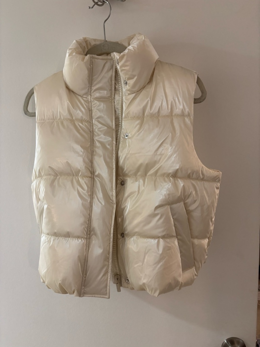 Cream iridescent Puffer Vest - Lightweight Quilted Sleeveless Jacket